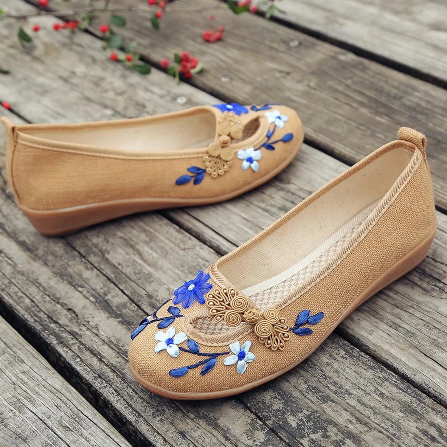 Hee grand Chinese Style Embroidered Flats for Women Comfort Slip on Walking Shoes Mary Jane Shoes
