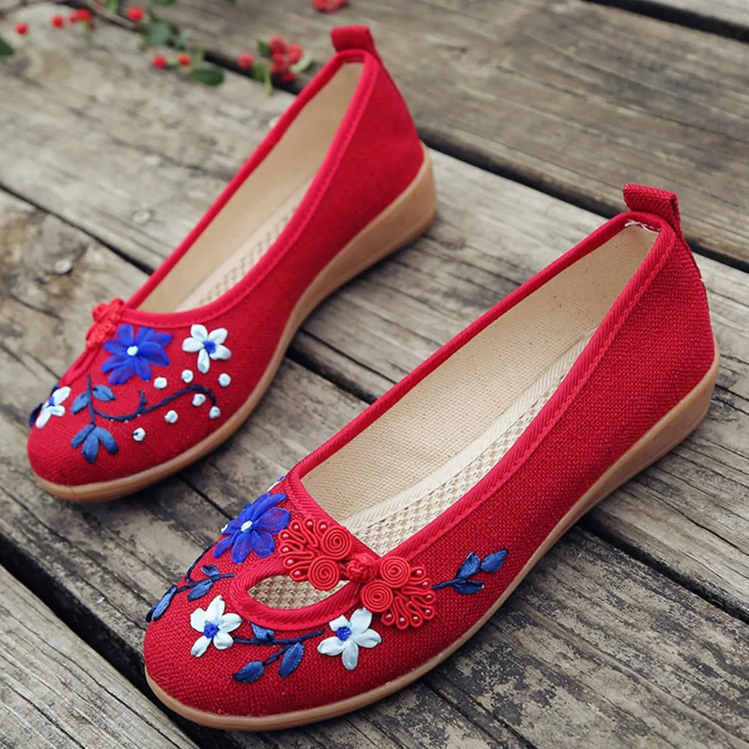 Hee grand Chinese Style Embroidered Flats for Women Comfort Slip on Walking Shoes Mary Jane Shoes