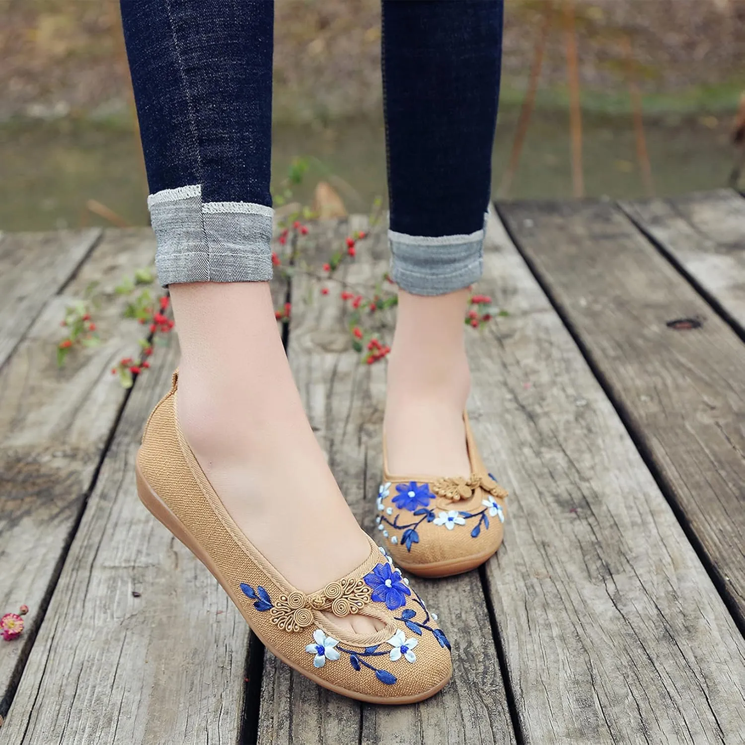 Hee grand Chinese Style Embroidered Flats for Women Comfort Slip on Walking Shoes Mary Jane Shoes