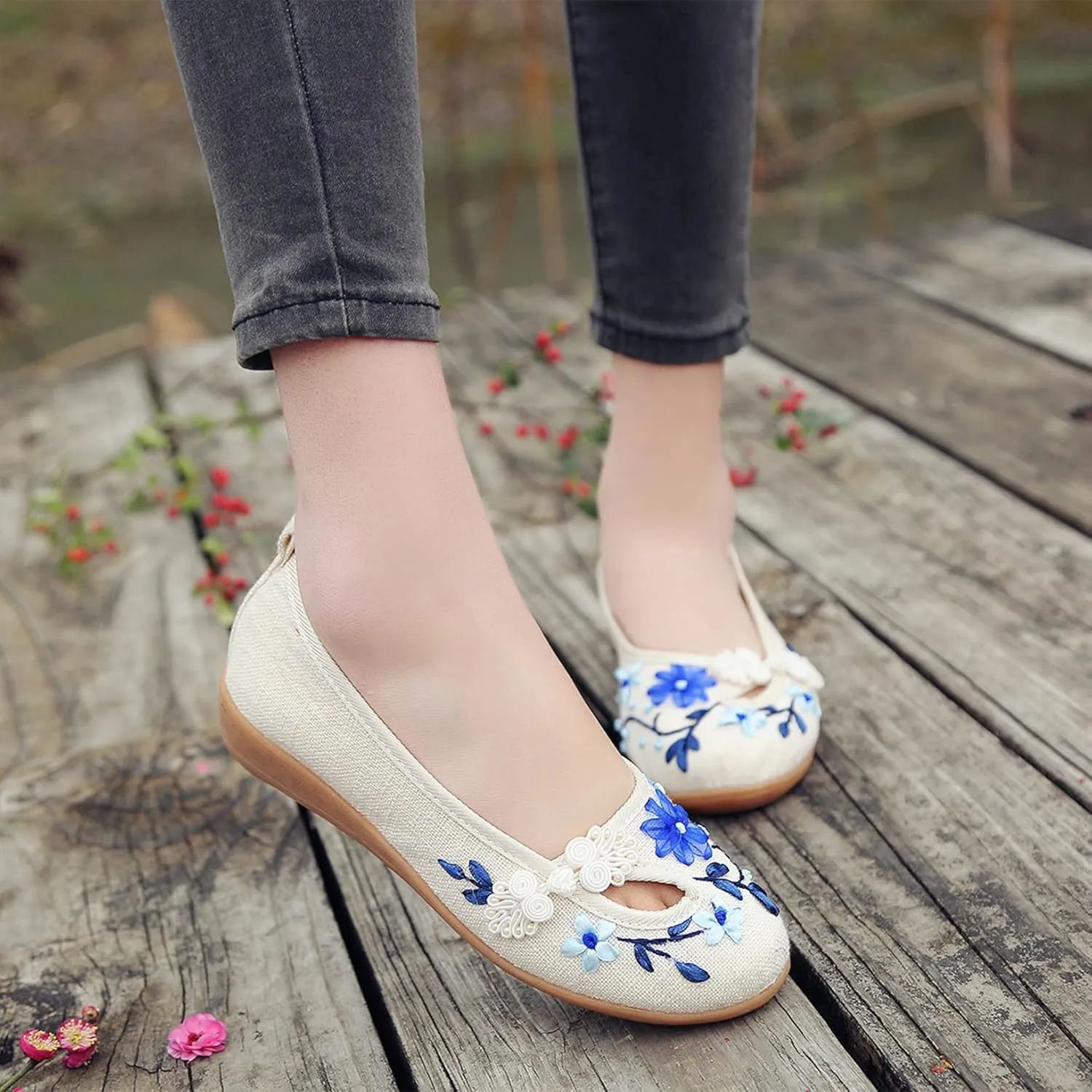 Hee grand Chinese Style Embroidered Flats for Women Comfort Slip on Walking Shoes Mary Jane Shoes
