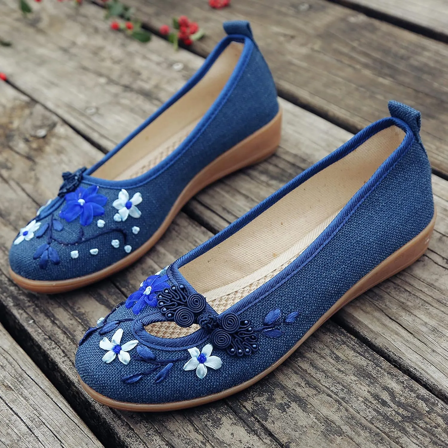 Hee grand Chinese Style Embroidered Flats for Women Comfort Slip on Walking Shoes Mary Jane Shoes