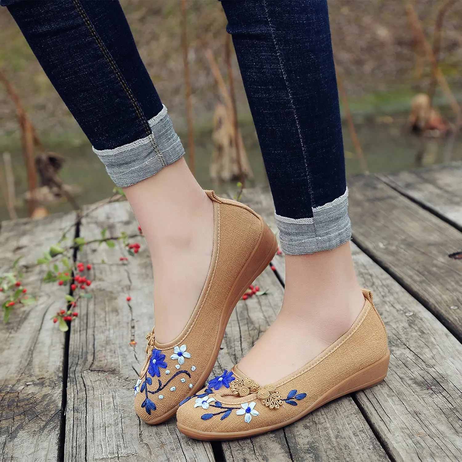 Hee grand Chinese Style Embroidered Flats for Women Comfort Slip on Walking Shoes Mary Jane Shoes