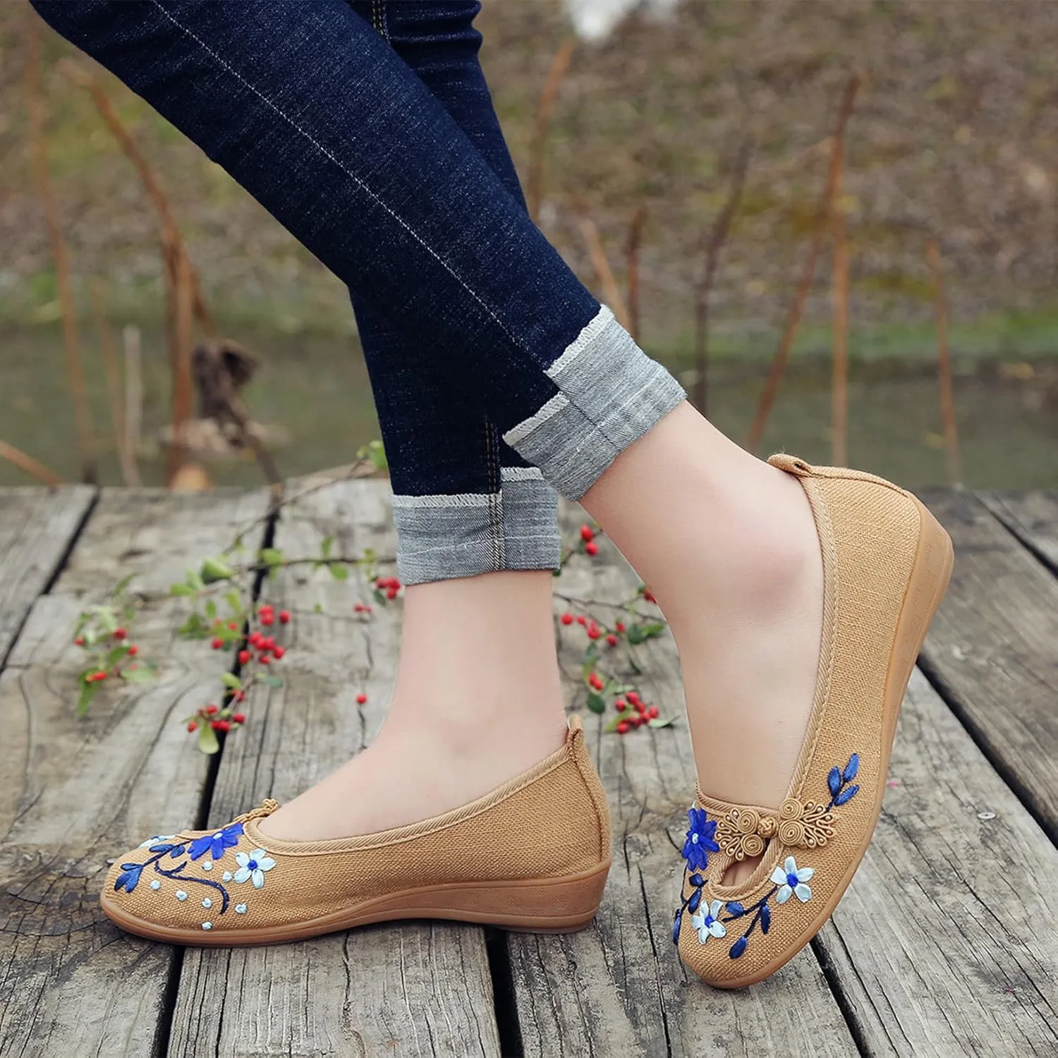 Hee grand Chinese Style Embroidered Flats for Women Comfort Slip on Walking Shoes Mary Jane Shoes