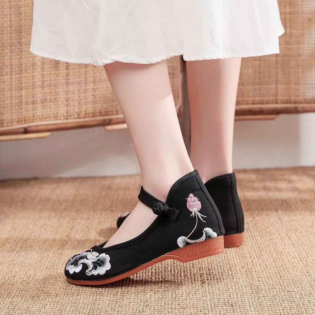 Hee grand Women's Chinese Style Embroidered Flats Comfortable Slip on Shoes Mary Jane Shoes
