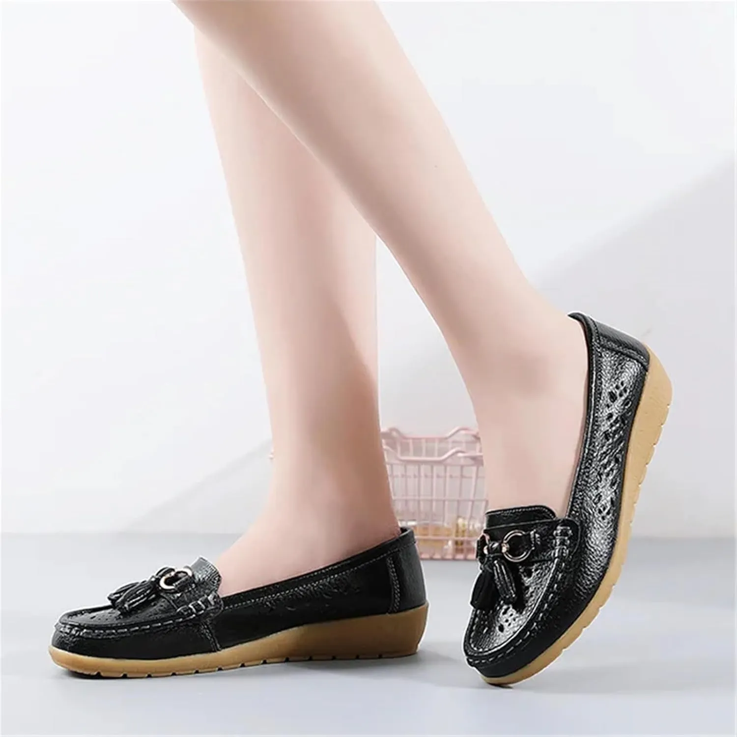 Leather Moccasins Womens, Women Comfort Summer Hollow Breathable Leather Slip-On Nurse Shoes, Slip Resistant Flat Shoes Loafers, Ideal for Nurse Healthcare Crews