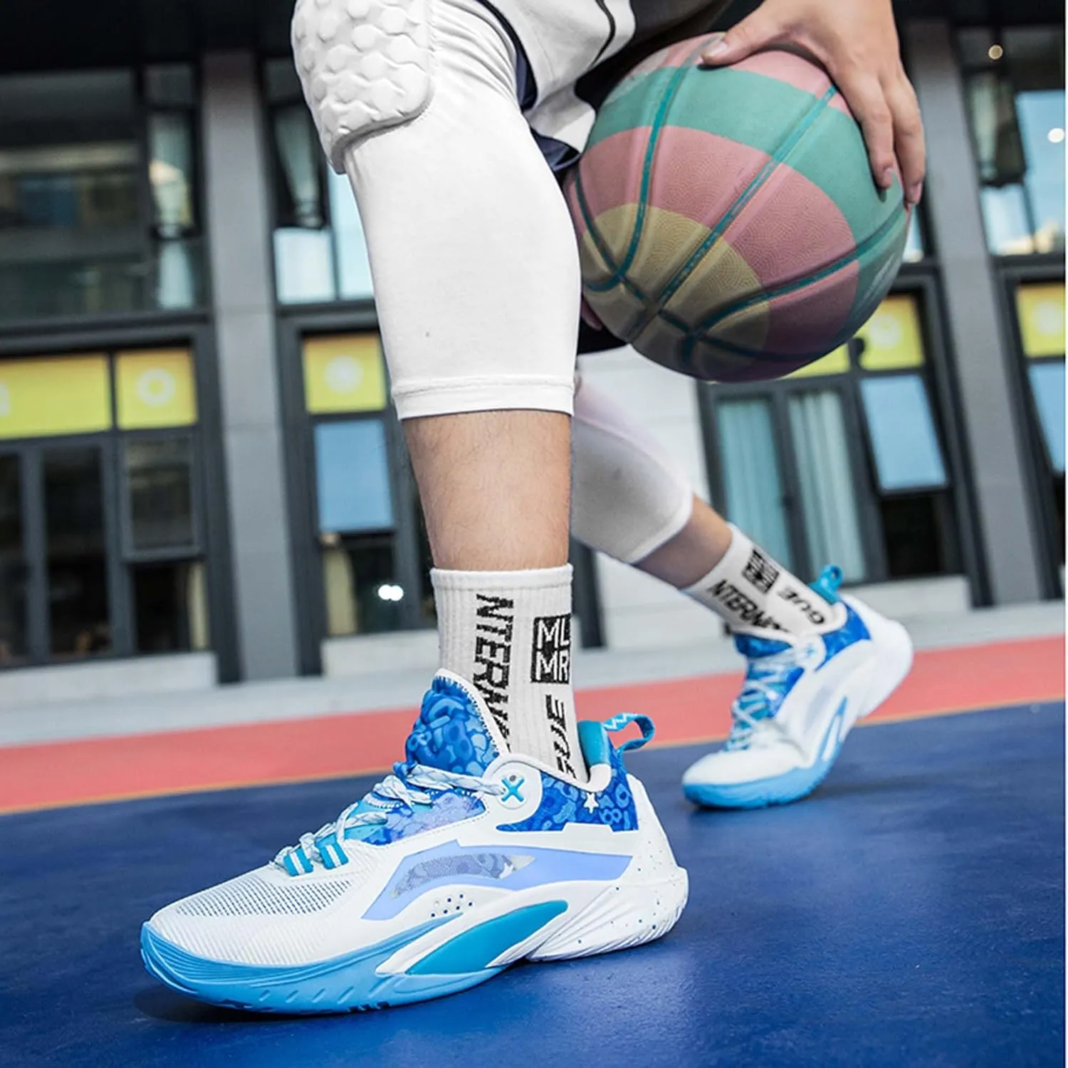 Mens and Womens Mid Top Lace Up Basketball Sneakers Non Slip and Breathable Running Shoes Rubber Sole Wear Resistant Walking Shoes Competitive Badminton Shoes Cross Training Shoes Skateboarding Shoes