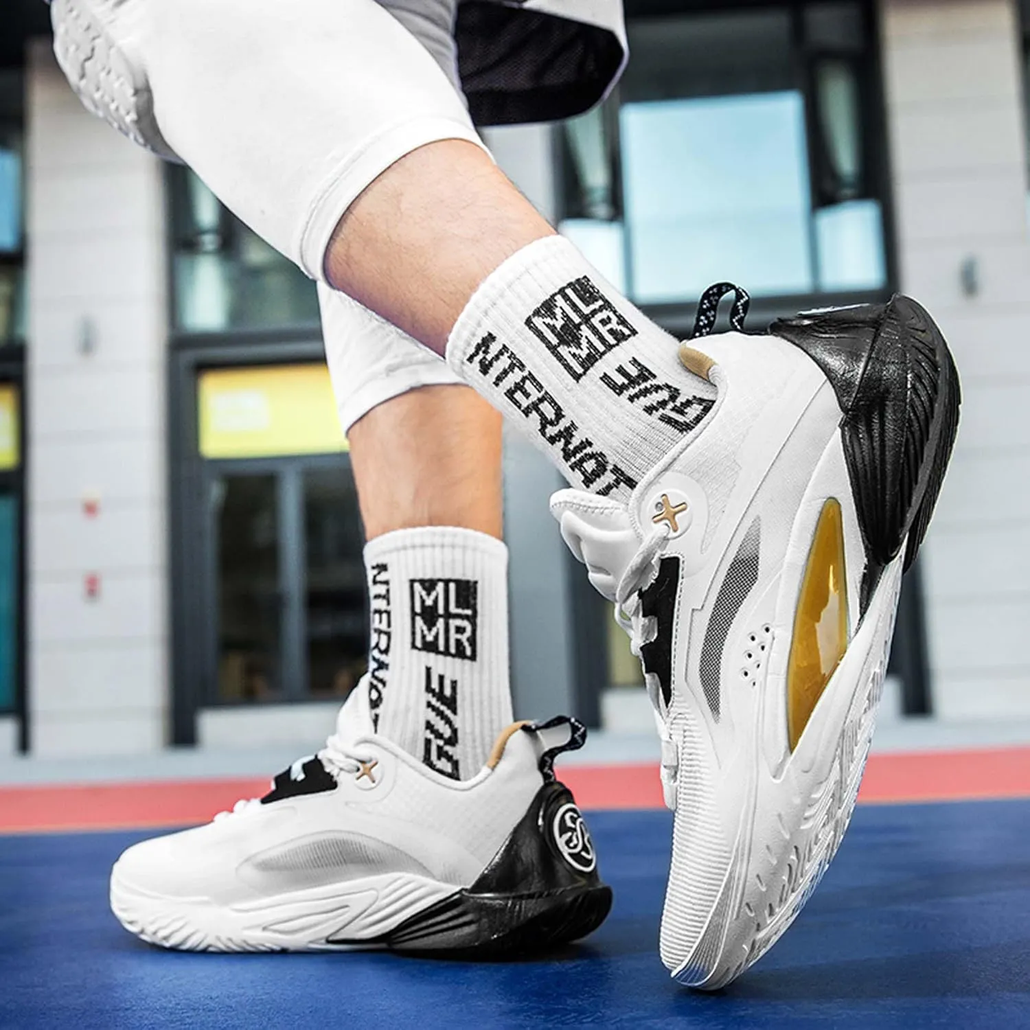 Mens and Womens Mid Top Lace Up Basketball Sneakers Non Slip and Breathable Running Shoes Rubber Sole Wear Resistant Walking Shoes Competitive Badminton Shoes Cross Training Shoes Skateboarding Shoes