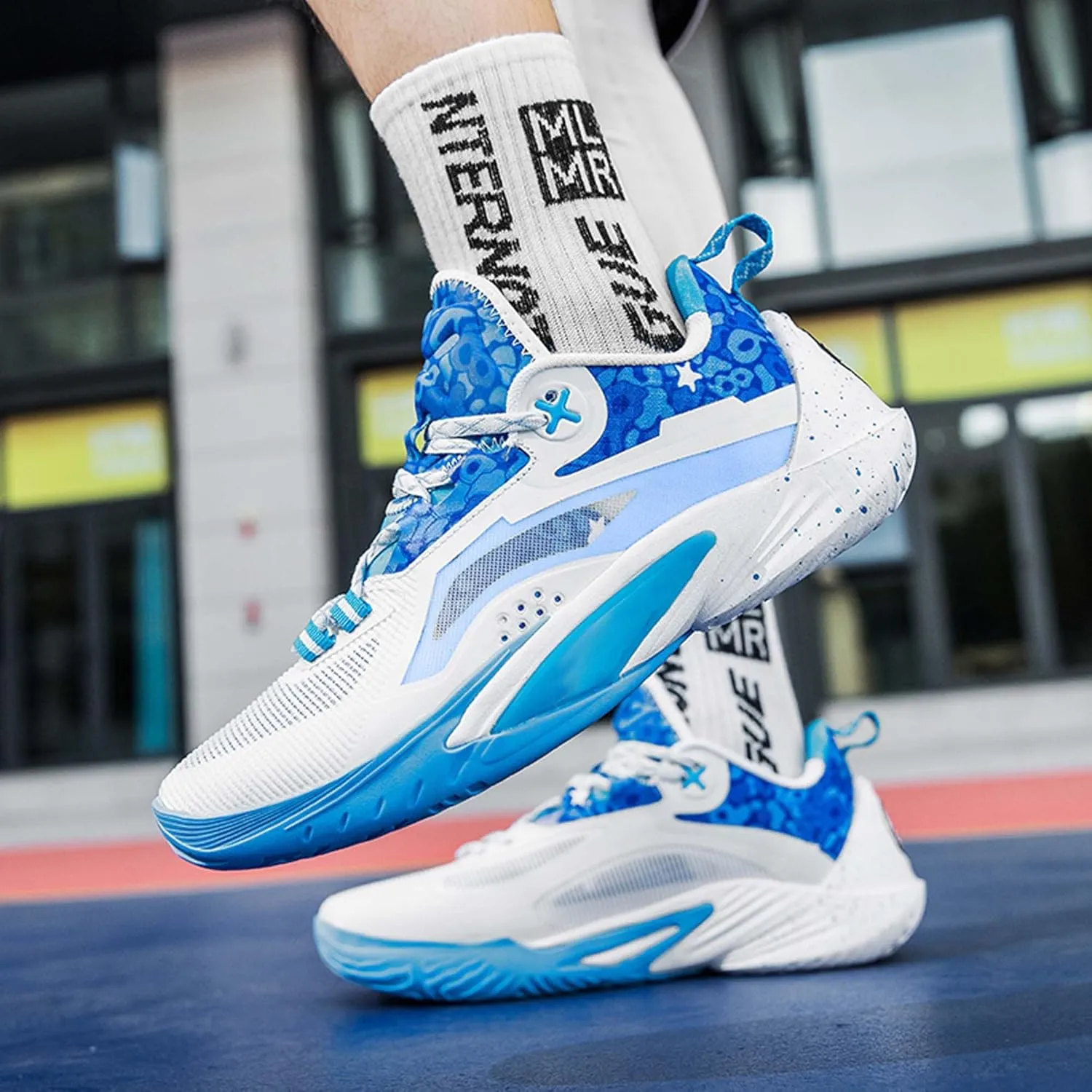 Mens and Womens Mid Top Lace Up Basketball Sneakers Non Slip and Breathable Running Shoes Rubber Sole Wear Resistant Walking Shoes Competitive Badminton Shoes Cross Training Shoes Skateboarding Shoes