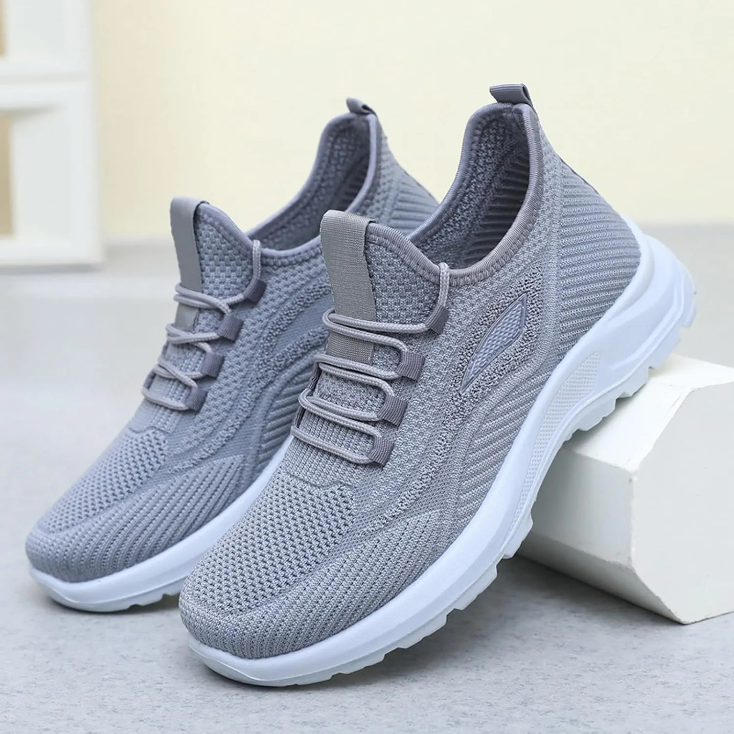 Men's Fashion Pure Color Cloth Casual Sports Shoes Breathable Non Slip Casual Shoes Mens 574 V2 Sneaker