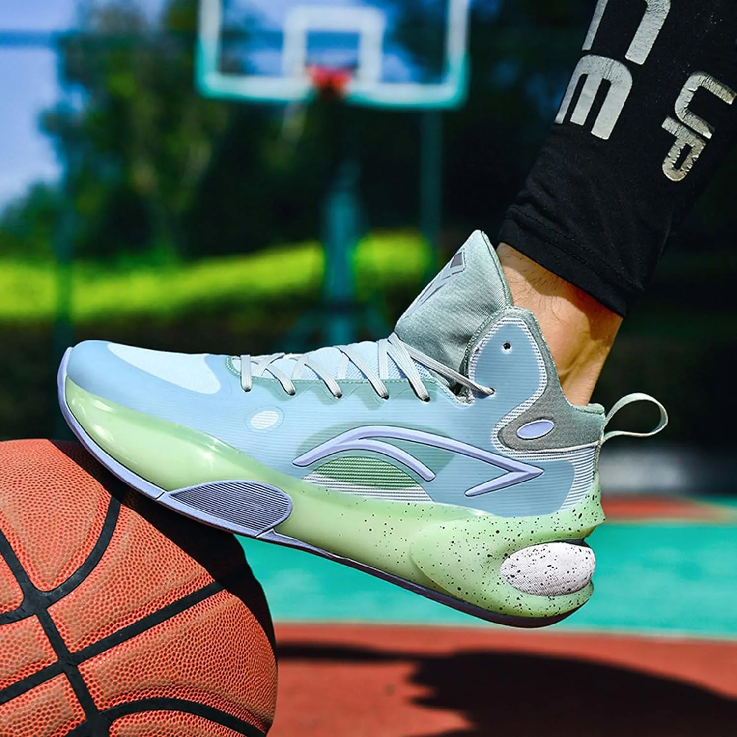 Men's Lightweight Rebound Basketball Shoes Non-Slip Cushioning Sneakers Women's Comfortable Soft Bottom Casual Sports Running Shoes Street Casual Walking Men's Shoes Women's Shoes