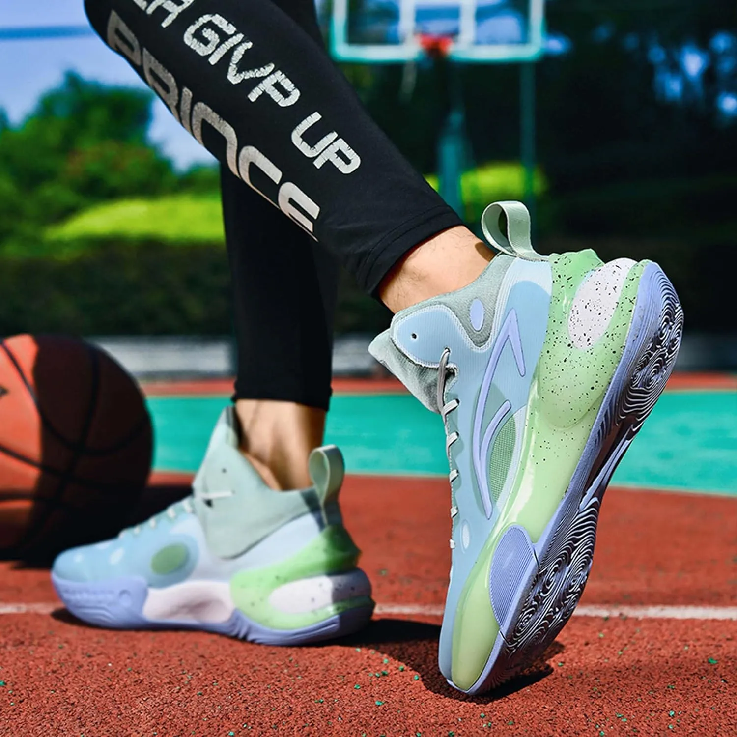 Men's Lightweight Rebound Basketball Shoes Non-Slip Cushioning Sneakers Women's Comfortable Soft Bottom Casual Sports Running Shoes Street Casual Walking Men's Shoes Women's Shoes