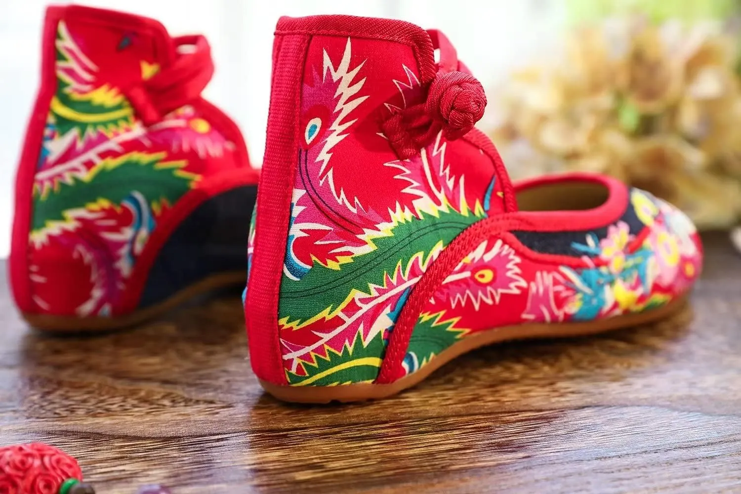 Stunner Women's Floral Flats Vintage Embroidered Shoes Low Heel Mary Jane Shoes Casual Ballet Flats