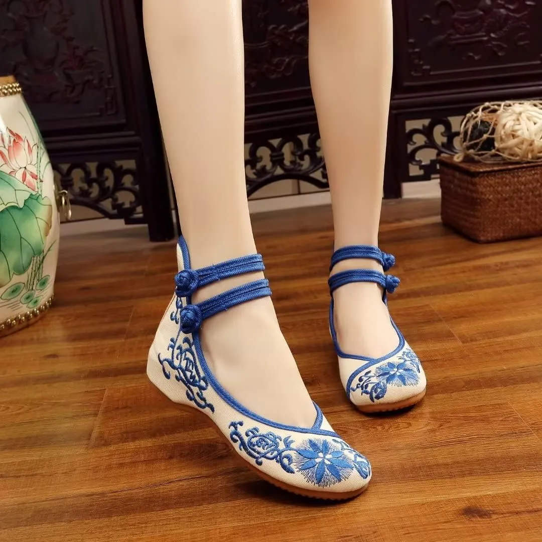Stunner Women's Floral Flats Vintage Embroidered Shoes Low Heel Mary Jane Shoes Casual Ballet Flats