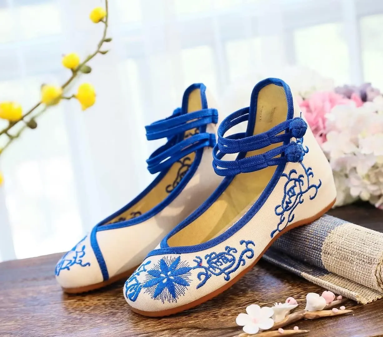 Stunner Women's Floral Flats Vintage Embroidered Shoes Low Heel Mary Jane Shoes Casual Ballet Flats