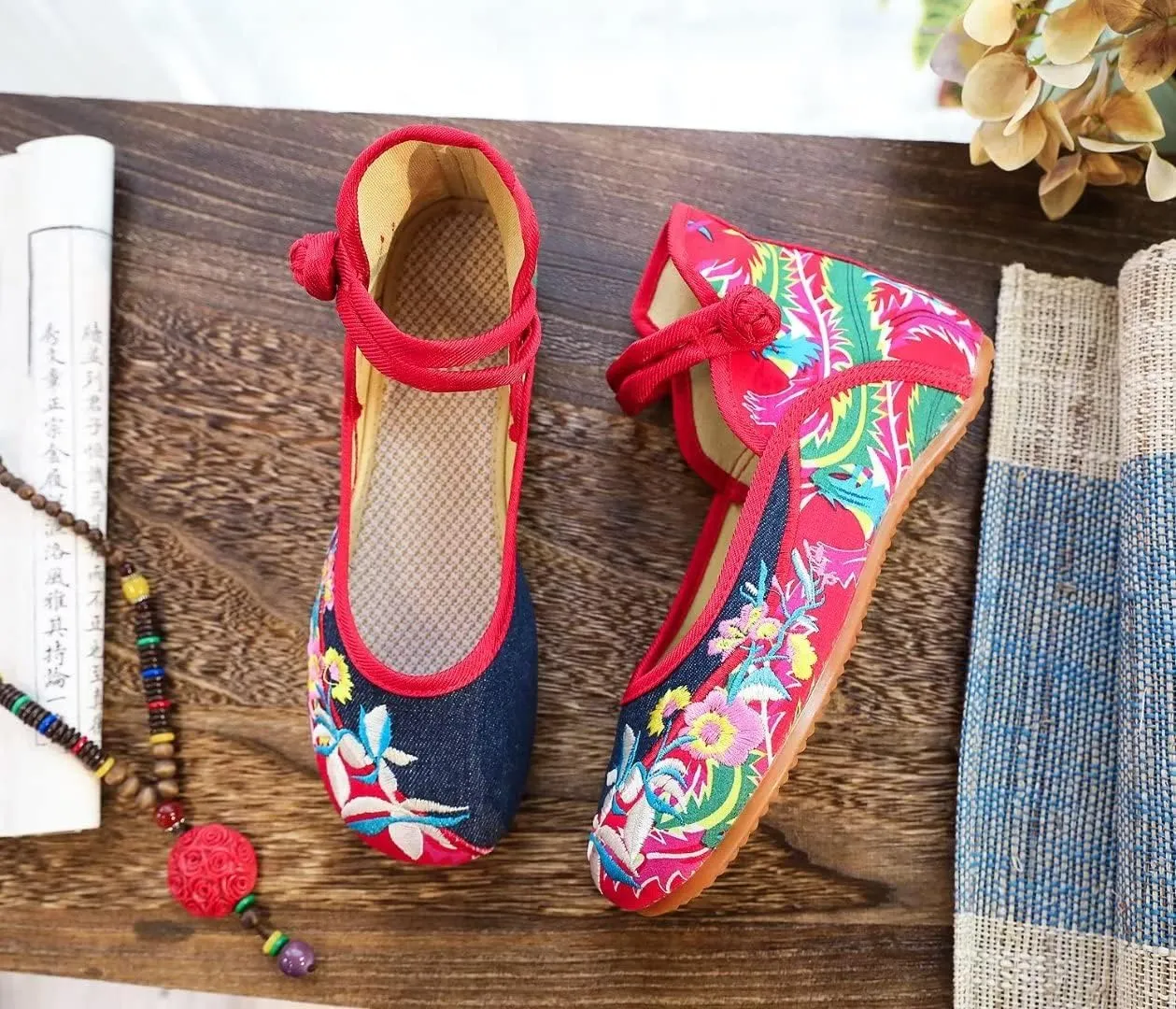 Stunner Women's Floral Flats Vintage Embroidered Shoes Low Heel Mary Jane Shoes Casual Ballet Flats