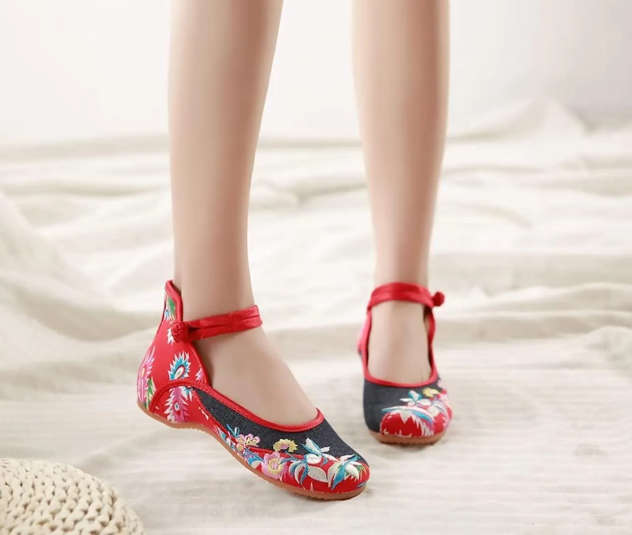 Stunner Women's Floral Flats Vintage Embroidered Shoes Low Heel Mary Jane Shoes Casual Ballet Flats