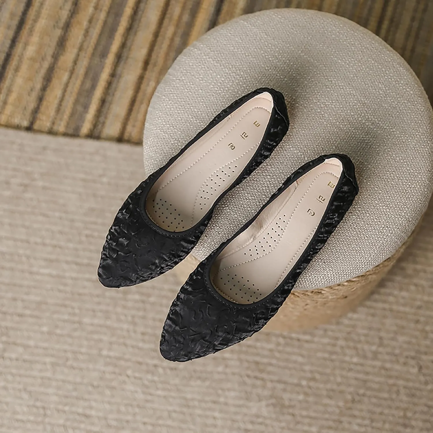 Women's Flats, Foldable Ballet Flats for Women, Fashion Silk Pionted Toe Comfort Lightweight Slip-On Dress Shoes