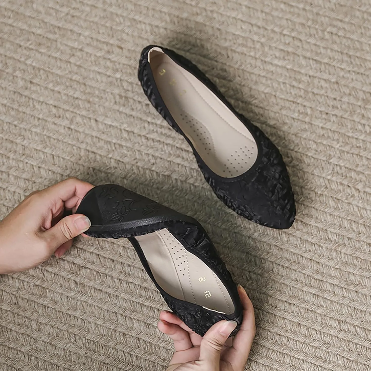 Women's Flats, Foldable Ballet Flats for Women, Fashion Silk Pionted Toe Comfort Lightweight Slip-On Dress Shoes