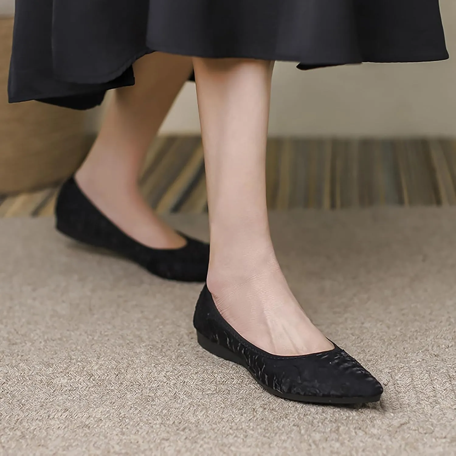 Women's Flats, Foldable Ballet Flats for Women, Fashion Silk Pionted Toe Comfort Lightweight Slip-On Dress Shoes