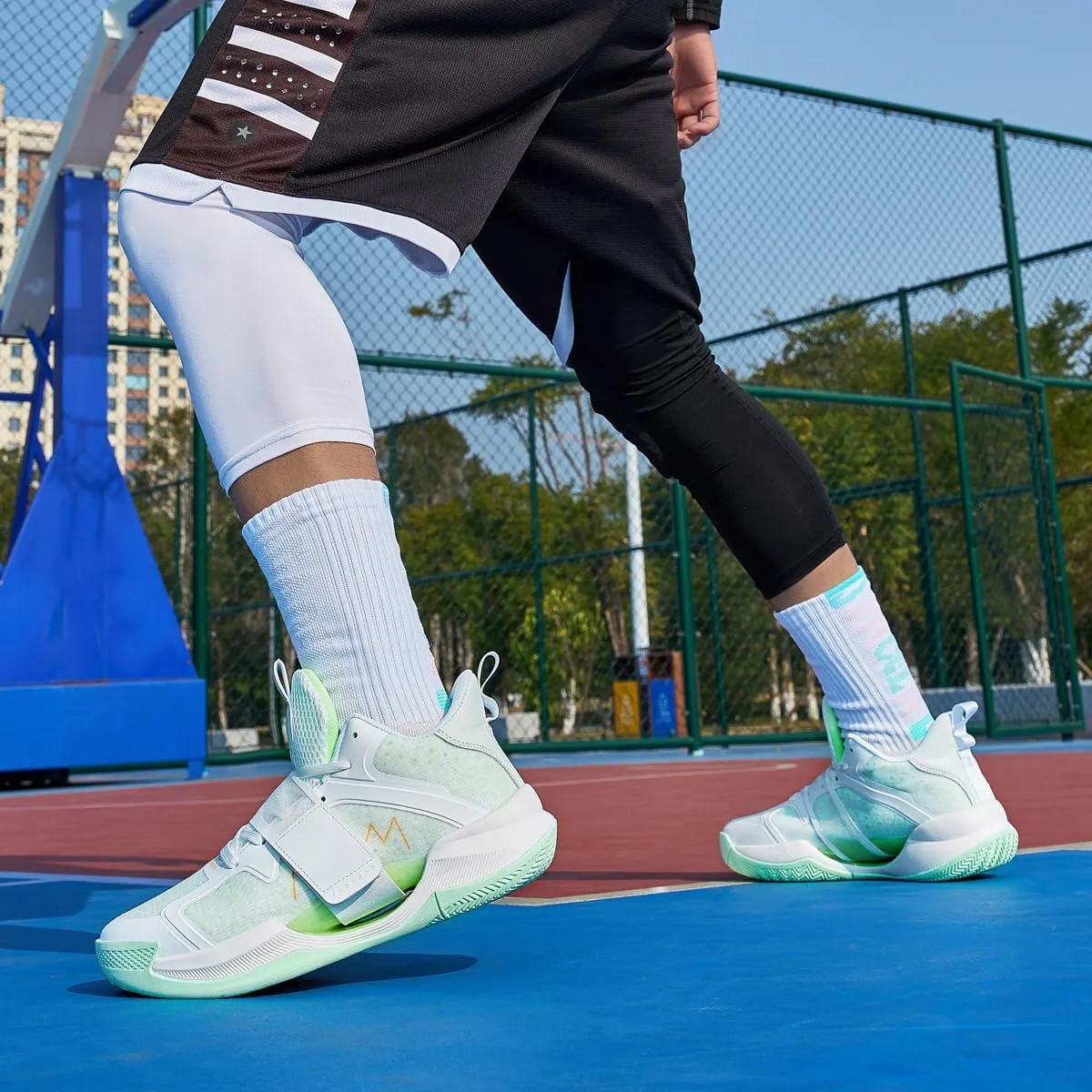 Womens Mens Basketball Shoes Comfortable Fashion Athletic Sneakers Breathable Non Slip Lace up Shoe
