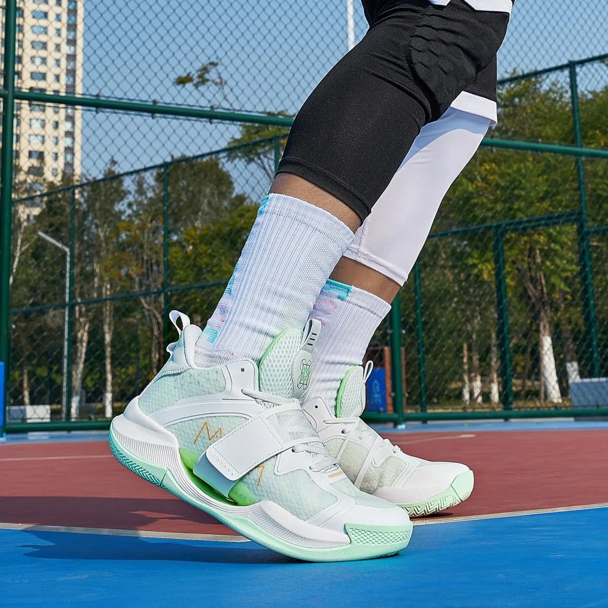 Womens Mens Basketball Shoes Comfortable Fashion Athletic Sneakers Breathable Non Slip Lace up Shoe